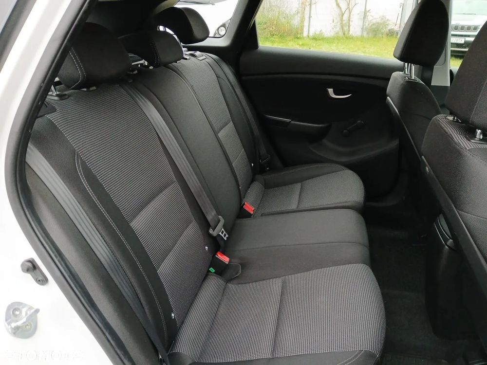 Hyundai i30 1.6 CRDi BlueDrive Classic + - 17