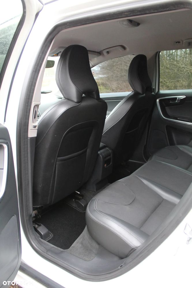 Volvo XC 60 T5 AWD Drive-E Momentum - 12