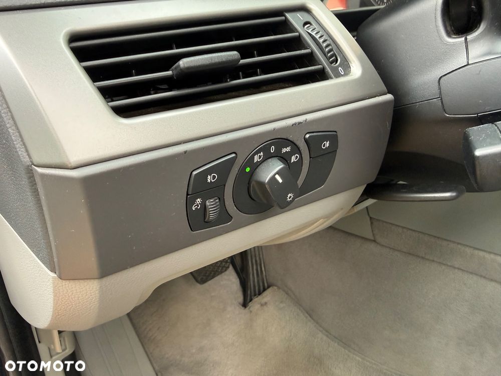 BMW Seria 5 525d - 9