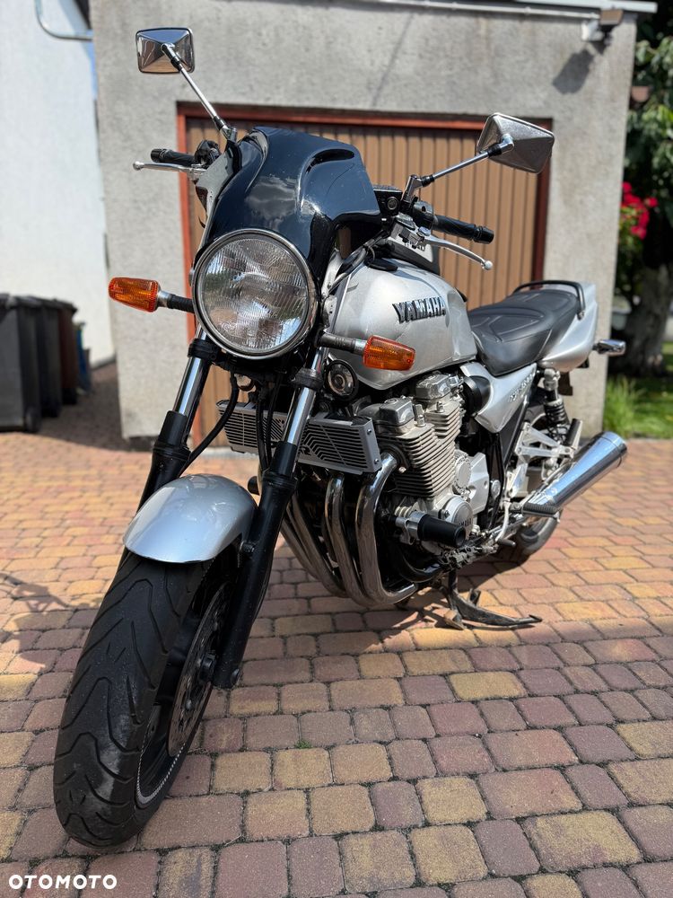 Yamaha XJR - 2