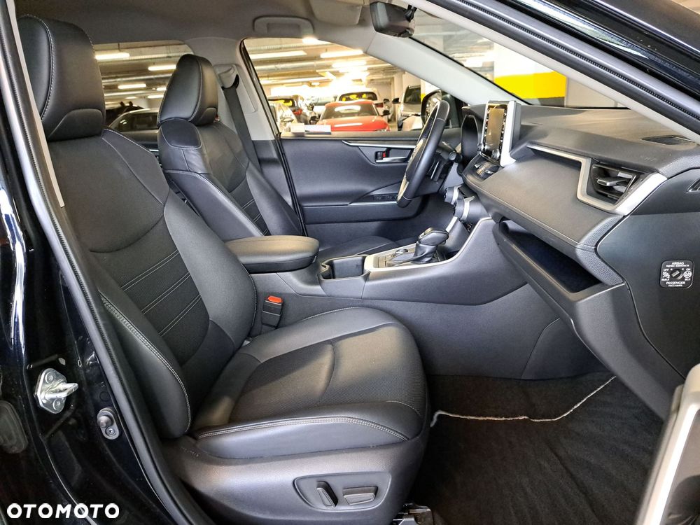 Toyota RAV4 - 16