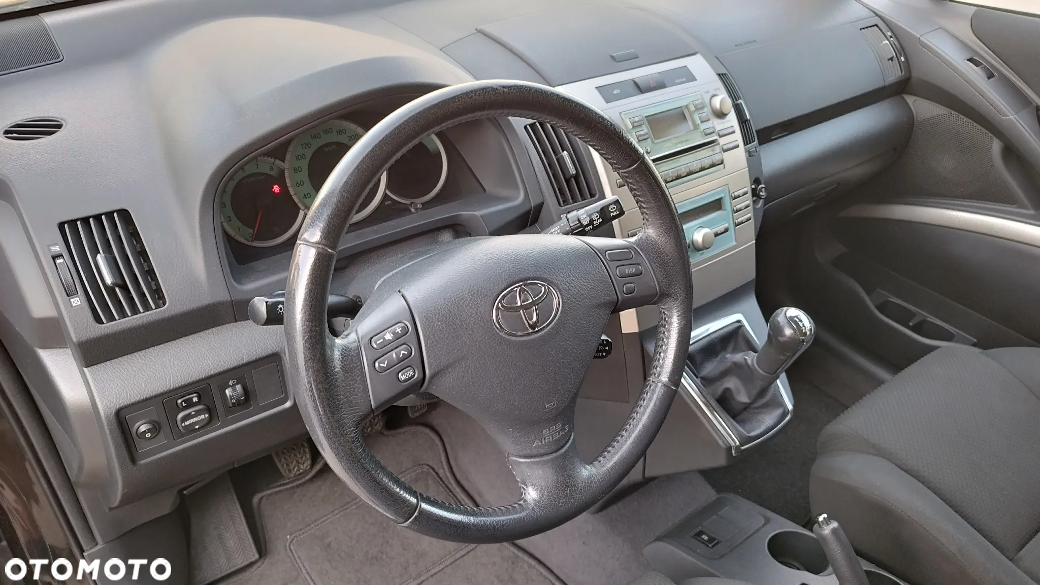 Toyota Corolla Verso 1.8 Sol + 7os - 8