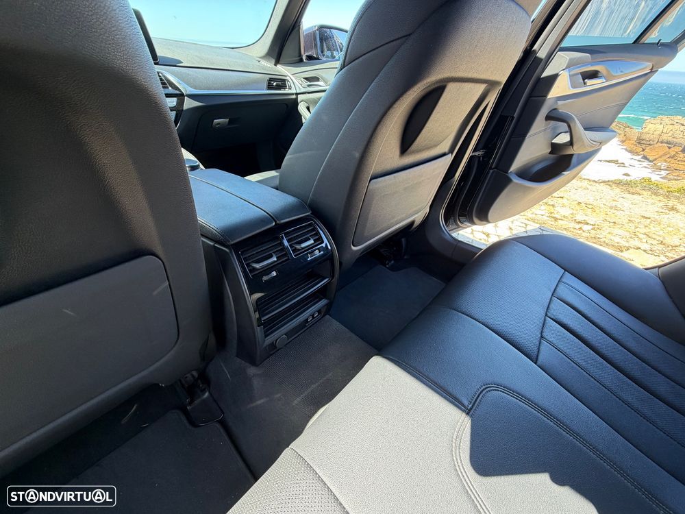 BMW 530 e Pack Desportivo M - 10