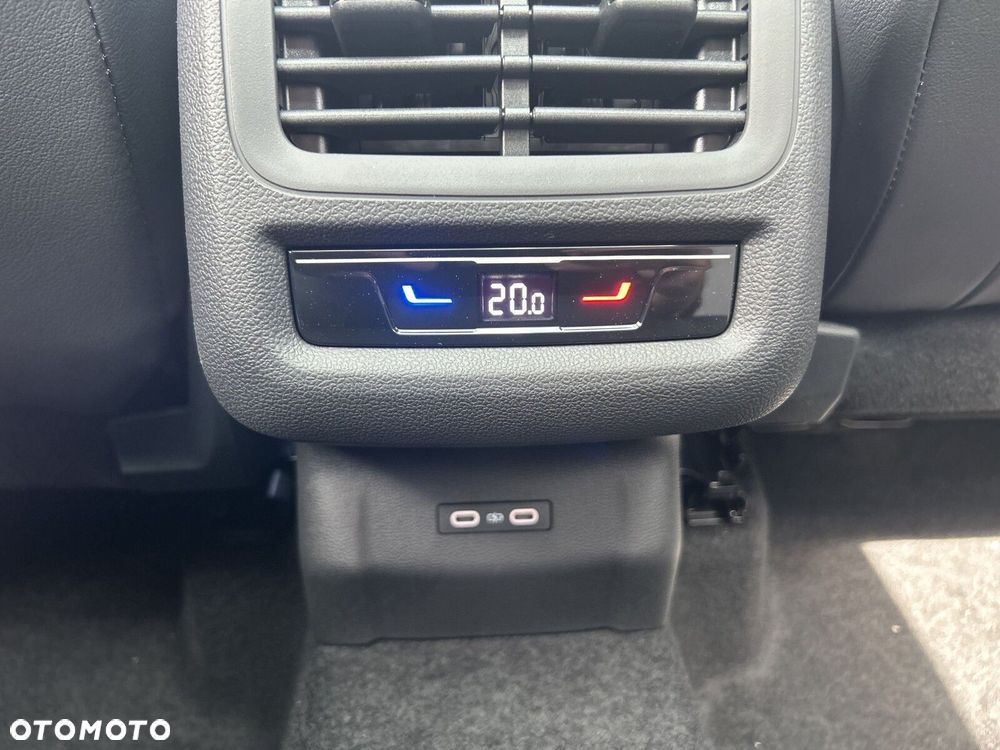 Volkswagen T-Roc 1.5 eTSI Style DSG - 18