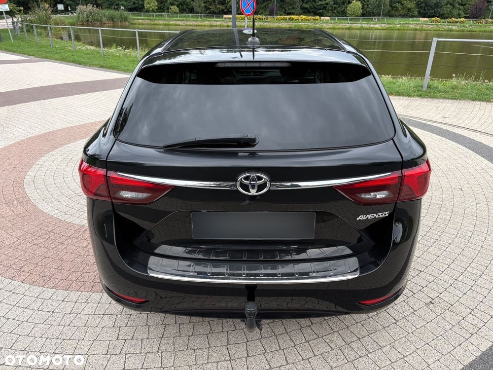 Toyota Avensis Touring Sports 1.8 Team Deutschland - 14