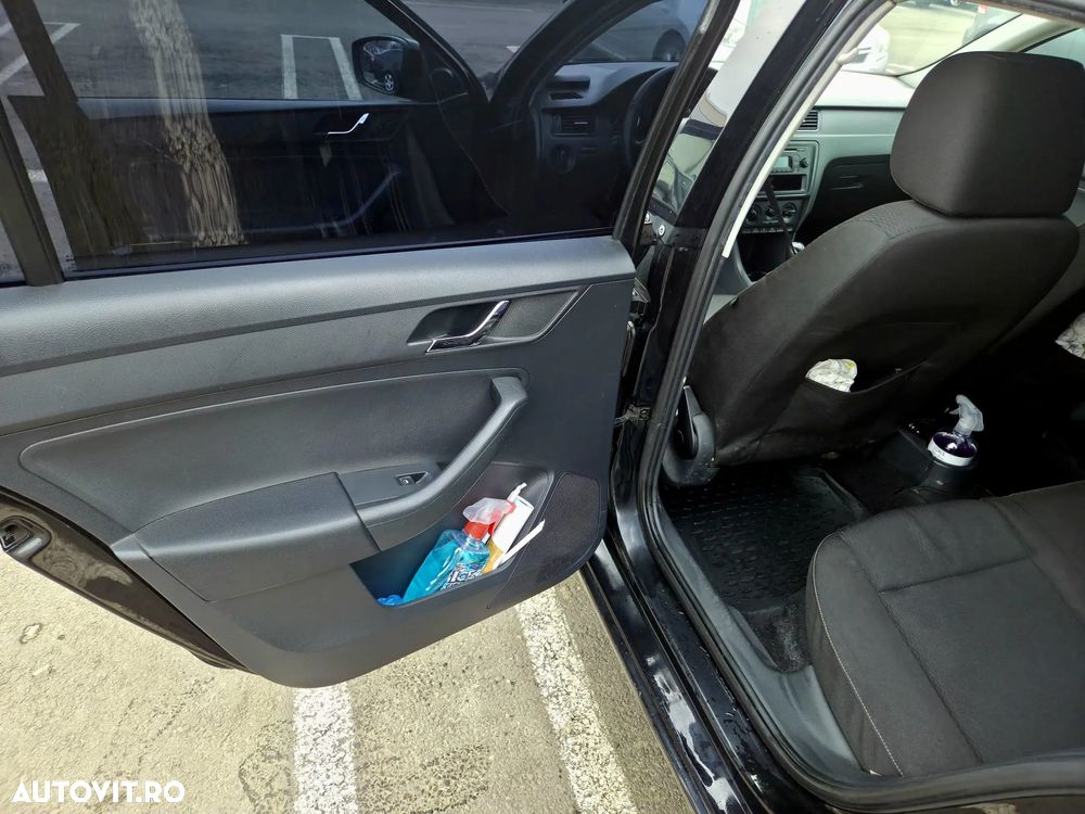 Skoda RAPID 1.6 TDI Elegance - 23