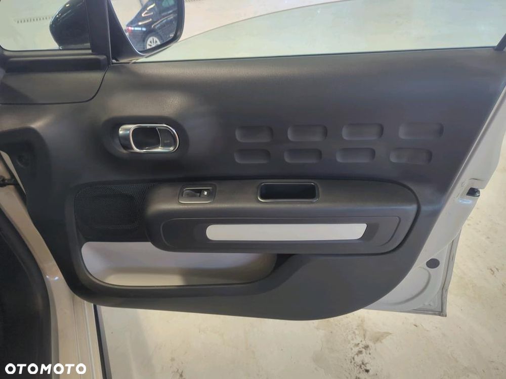 Citroën C3 1.2 PureTech Shine - 19