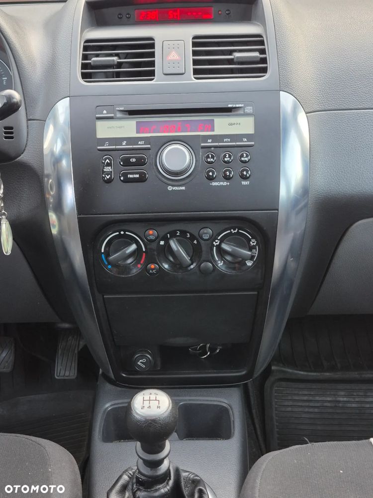 Suzuki SX4 - 8