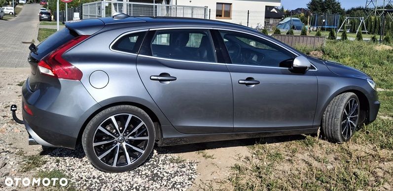 Volvo V40 D2 Drive-E R-Design Kinetic - 2