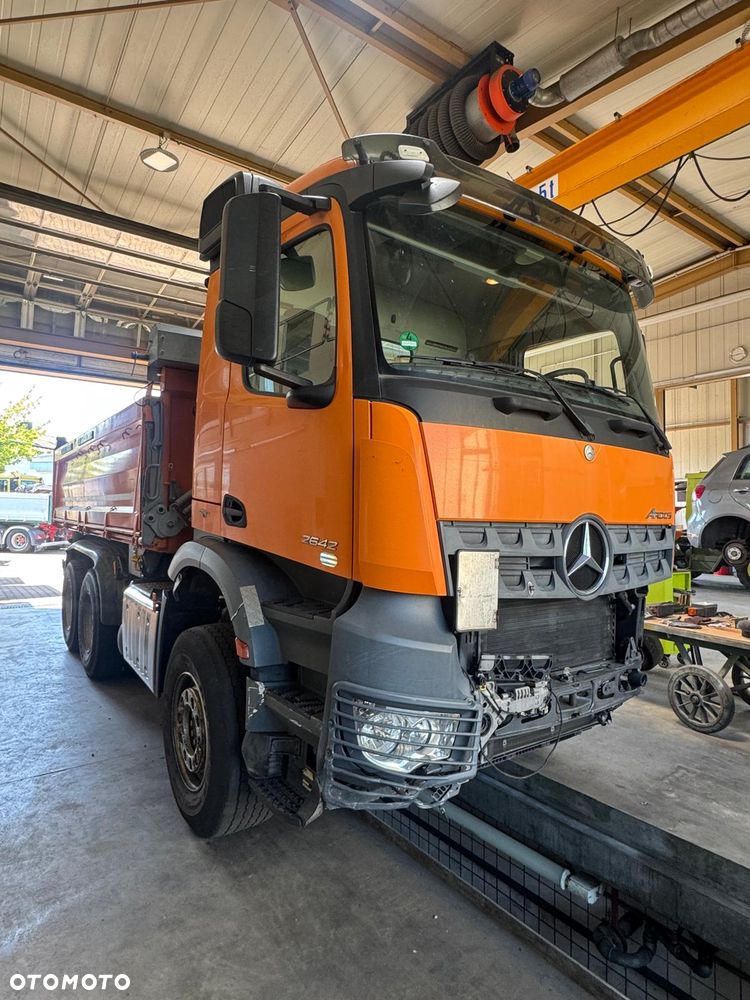 Mercedes-Benz Arocs 2642 6x4 Bordmatik Podwójny Uszkodzony z Niemiec - 2