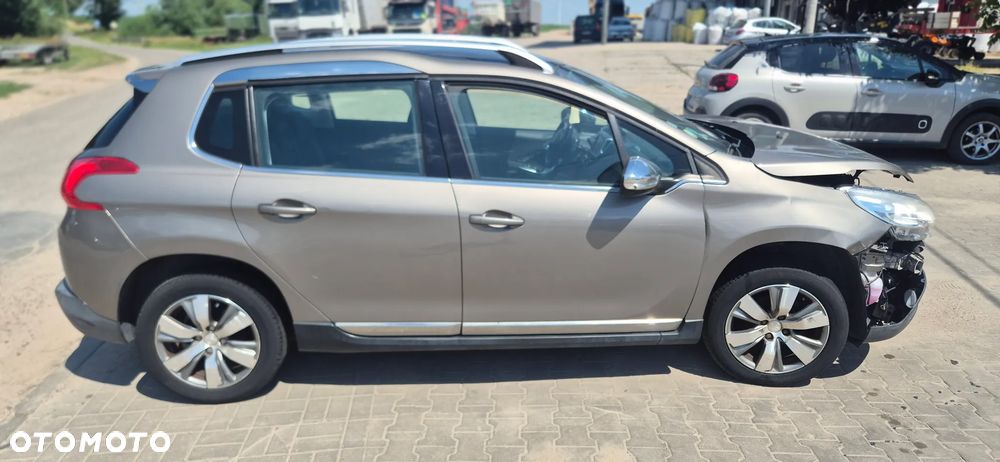 Peugeot 2008 - 4