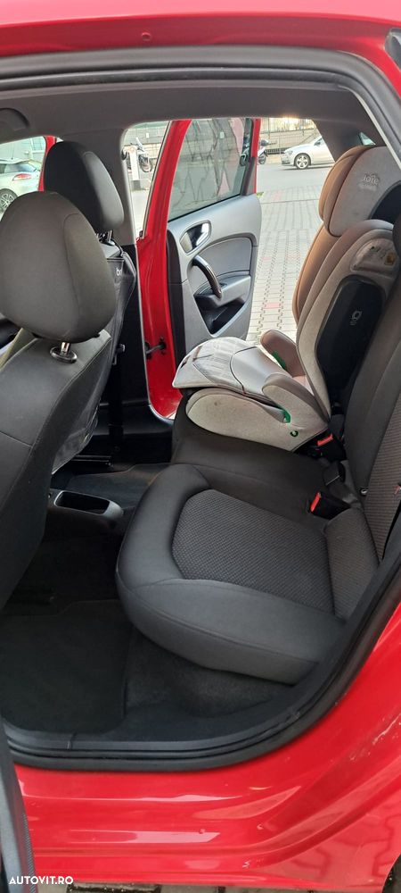 Audi A1 1.6 TDI ack Ambition - 11