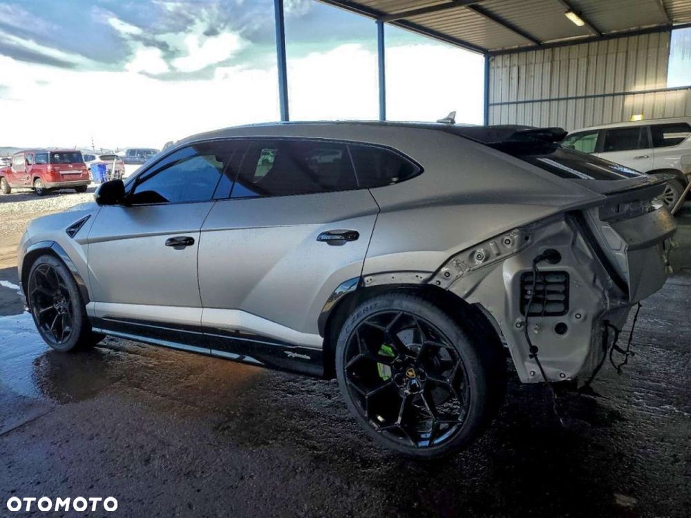 Lamborghini Urus - 6