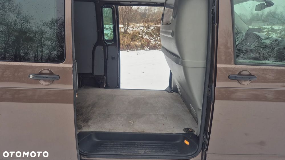 Volkswagen Transporter - 18
