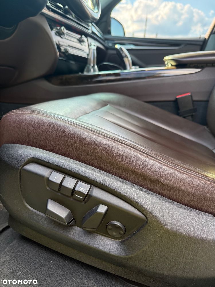 BMW X5 xDrive50i - 11