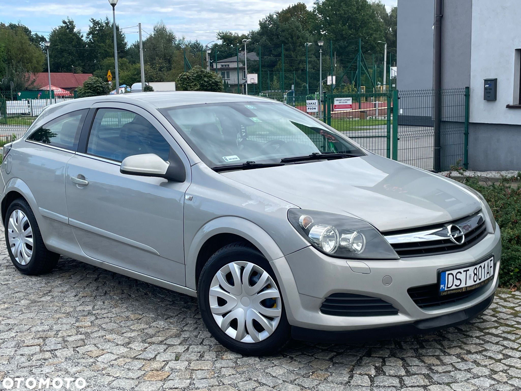 Opel Astra III GTC 1.9 CDTI Enjoy - 1