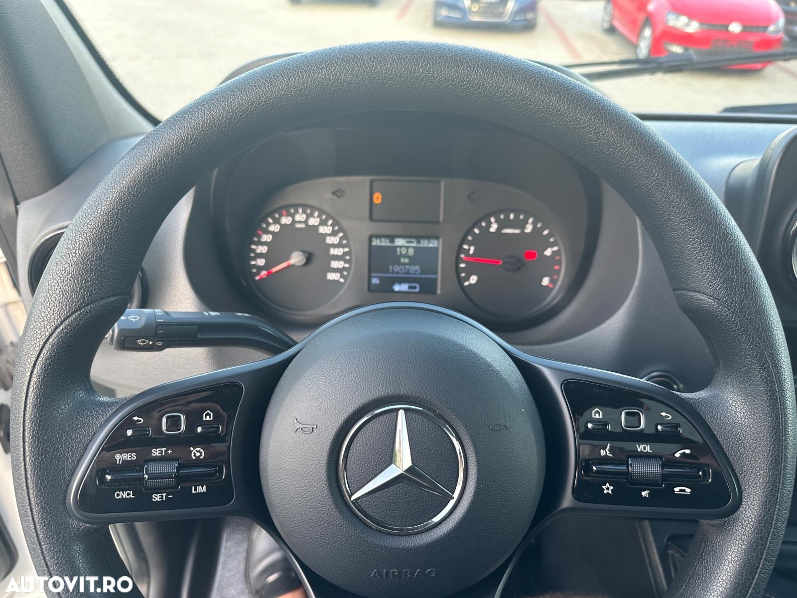 Mercedes-Benz Sprinter 319CDI  LUNG - 24