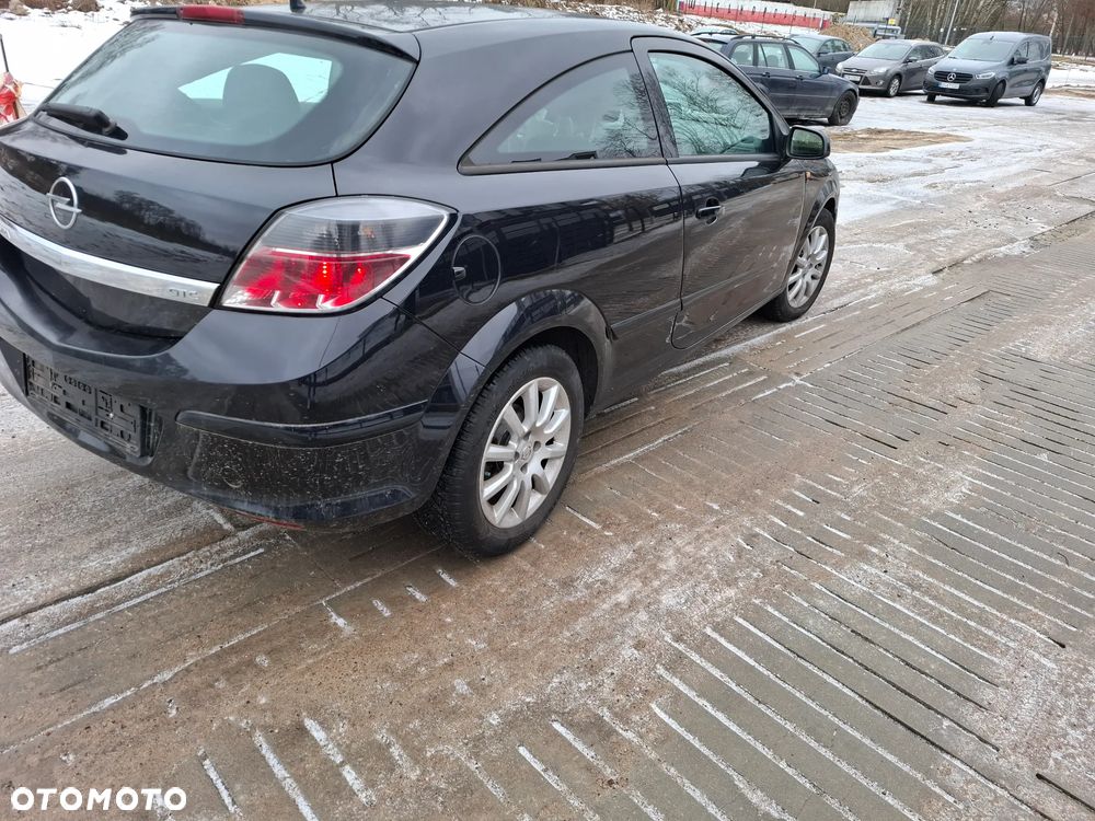 Opel Astra 1.8 16V Edition 1 - 4