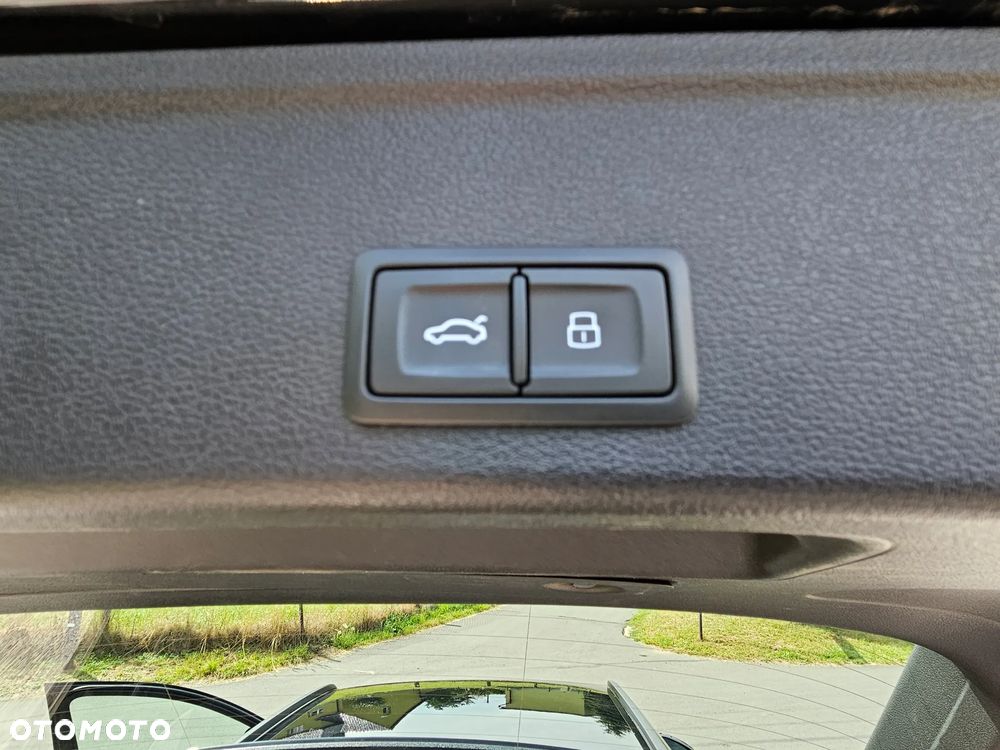 Audi A4 Avant 40 TDI quattro S tronic S line - 31