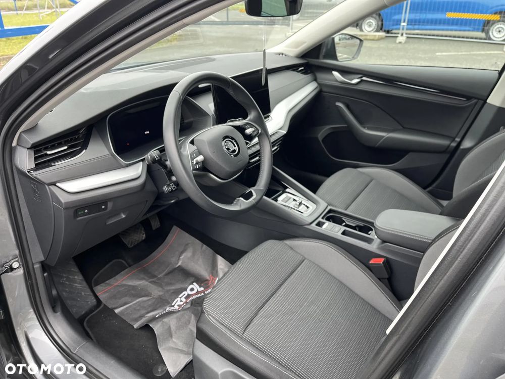 Skoda Octavia 1.5 TSI mHEV Selection DSG - 9