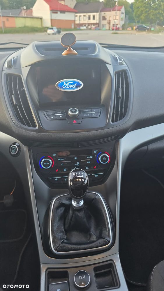 Ford Kuga - 10