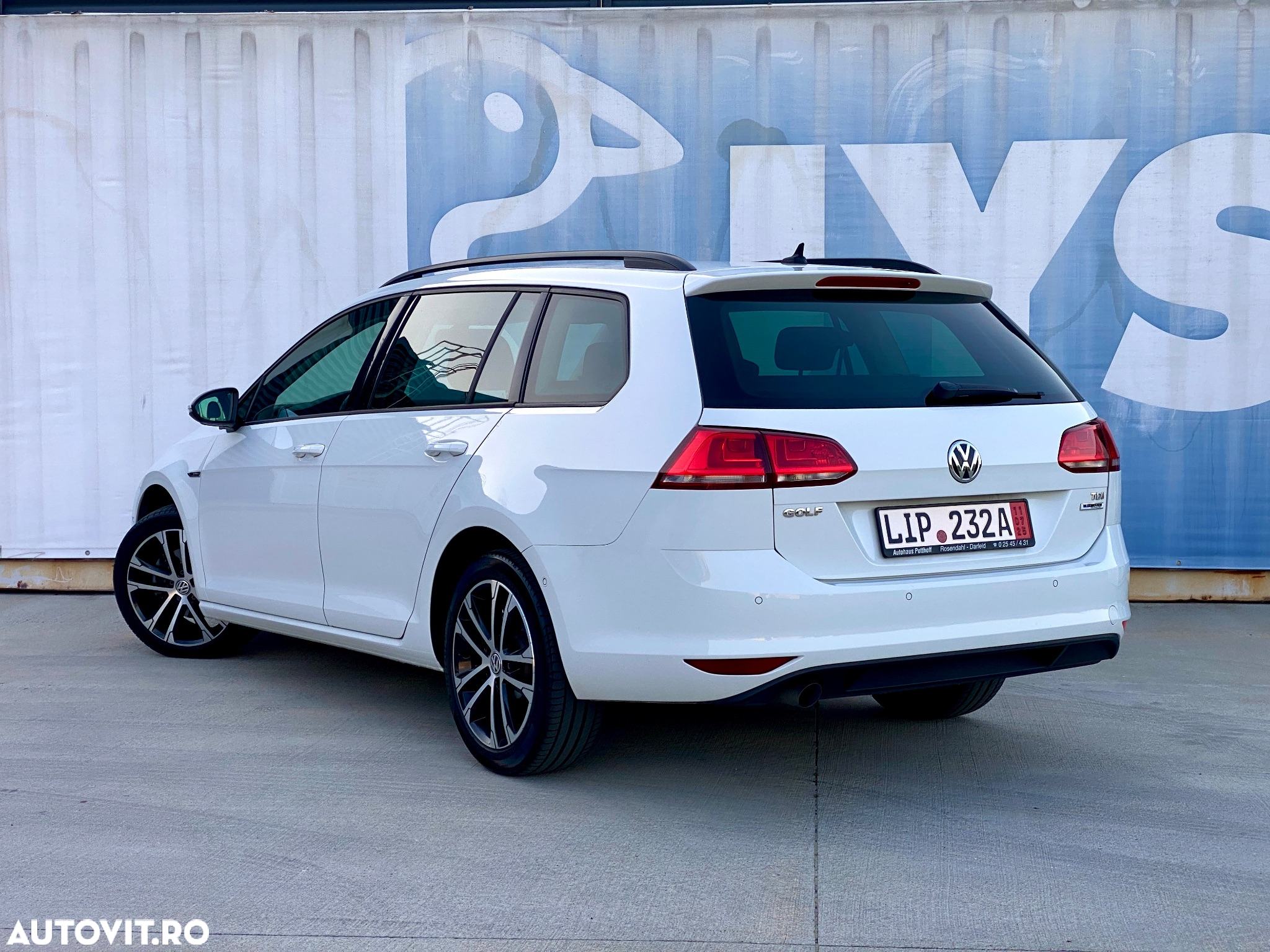 Volkswagen Golf 1.6 TDI BlueMotion Technology Lounge - 3