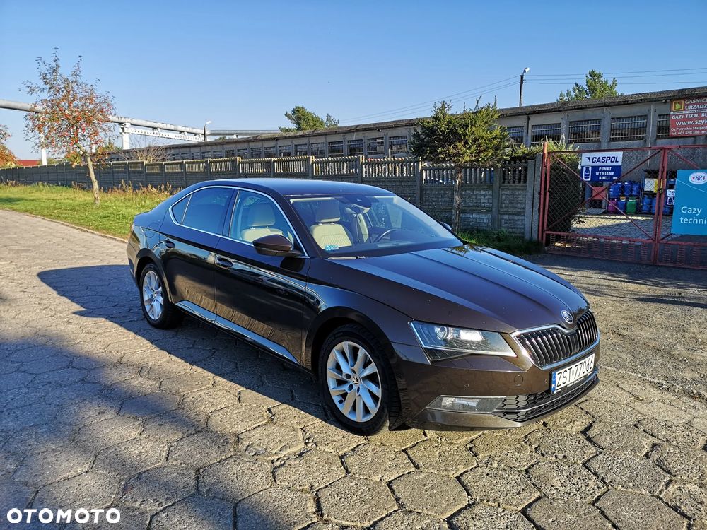 Skoda Superb 2.0 TDI DSG Premium Edition - 7