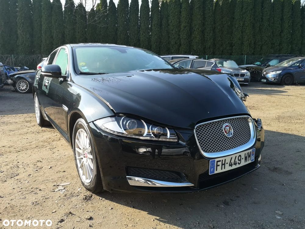 Jaguar XF 2.2 D Premium Luxury - 18