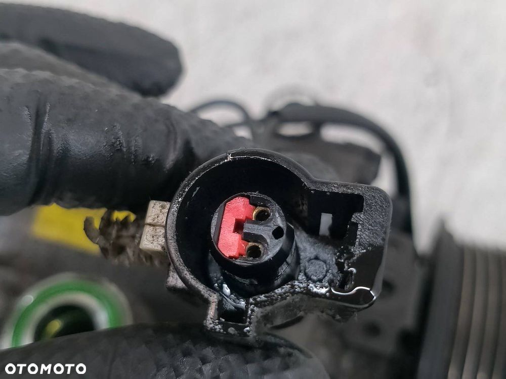 POMPA, SPRĘŻARKA KLIMATYZACJI FORD FIESTA MK5 6S6H19D629CA 1.3 B - 6