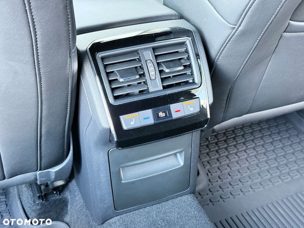 Skoda Superb 2.0 TSI L&K DSG - 32