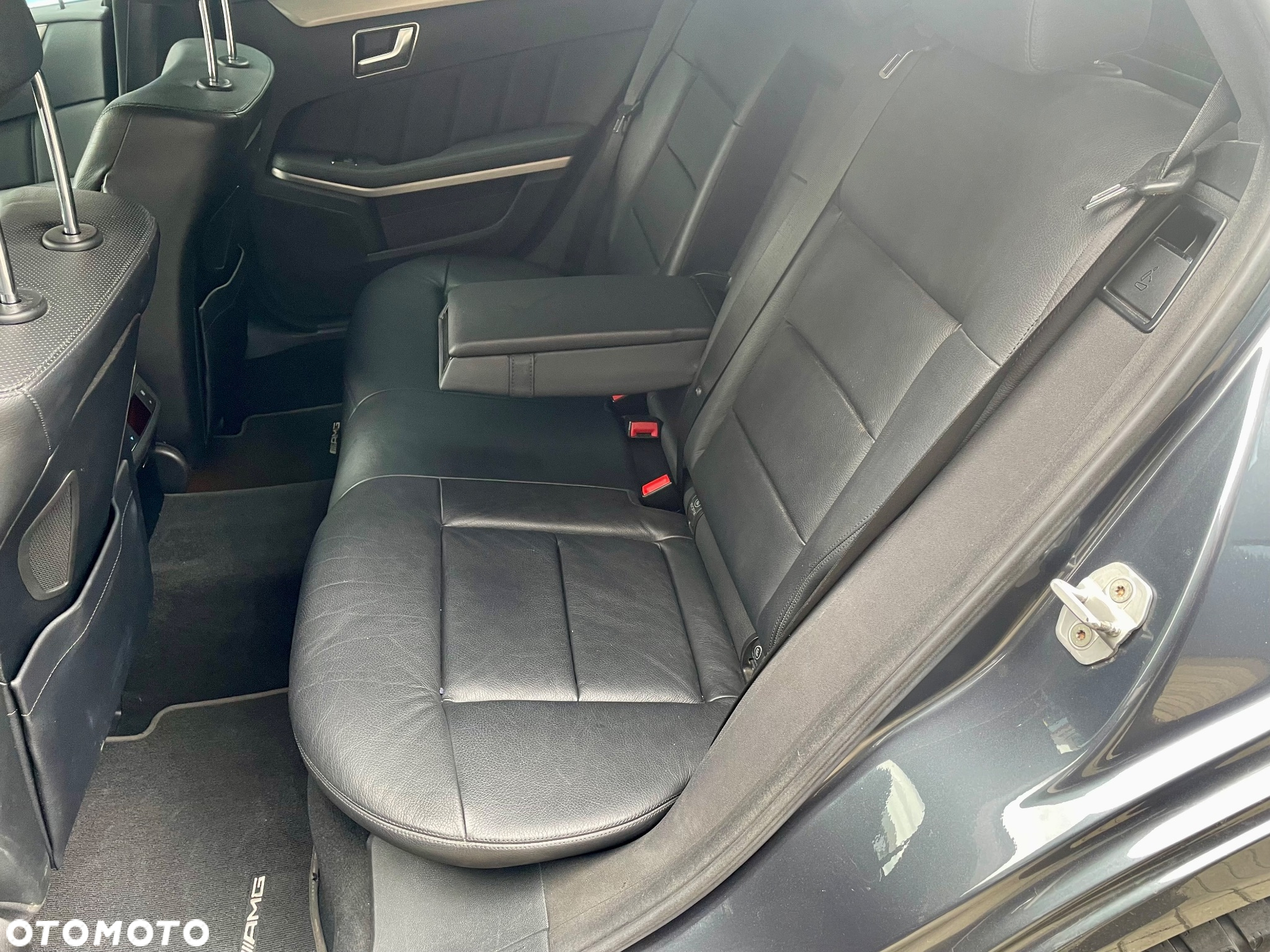 Mercedes-Benz Klasa E 500 T 4Matic 7G-TRONIC Avantgarde - 16