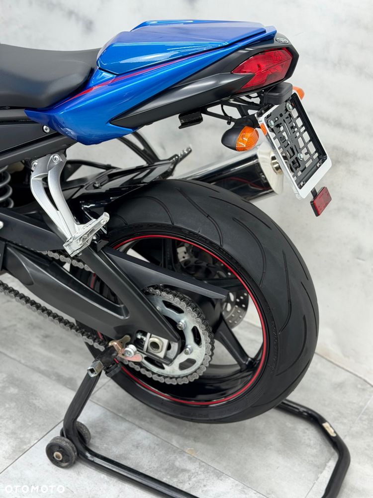 Yamaha FZ - 11