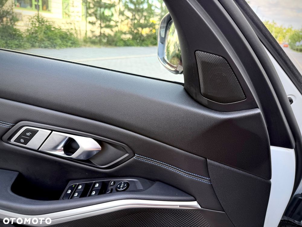 BMW Seria 3 320d xDrive mHEV M Sport - 26