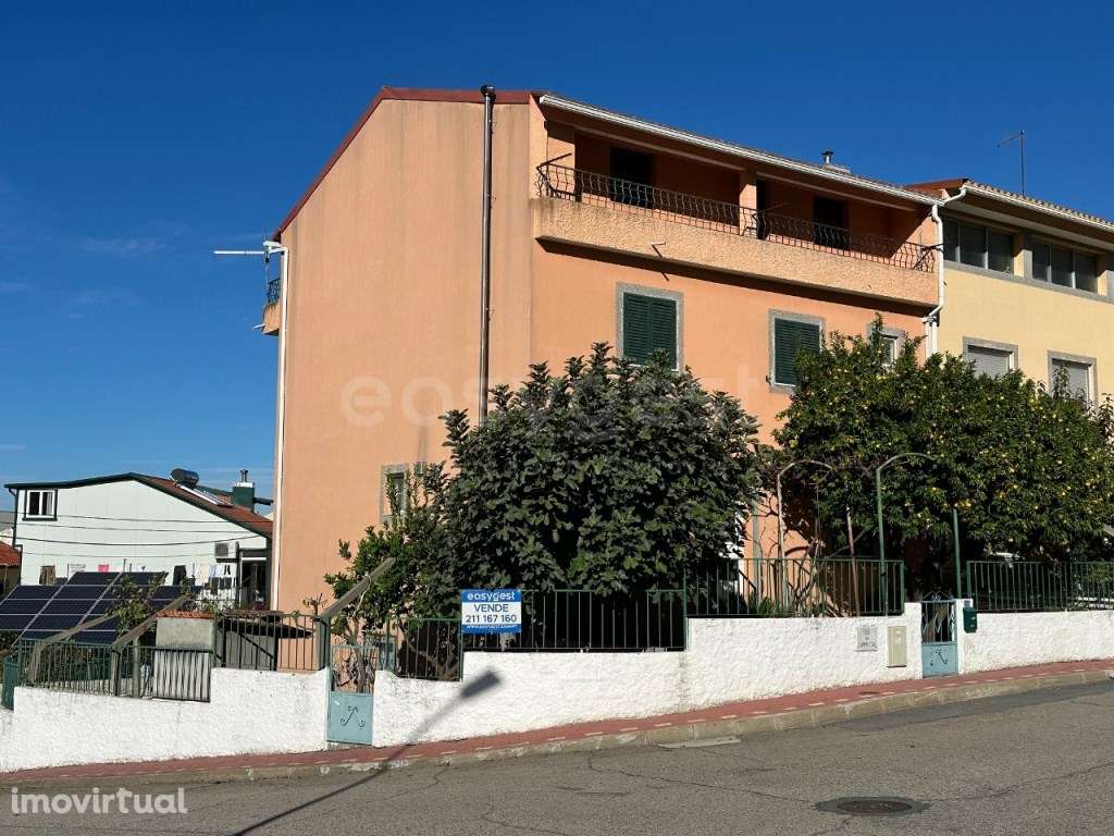 Magnifica Moradia T5 + T1 com vistas panorâmicas em Torre de Moncorvo. - Grande imagem: 3/20