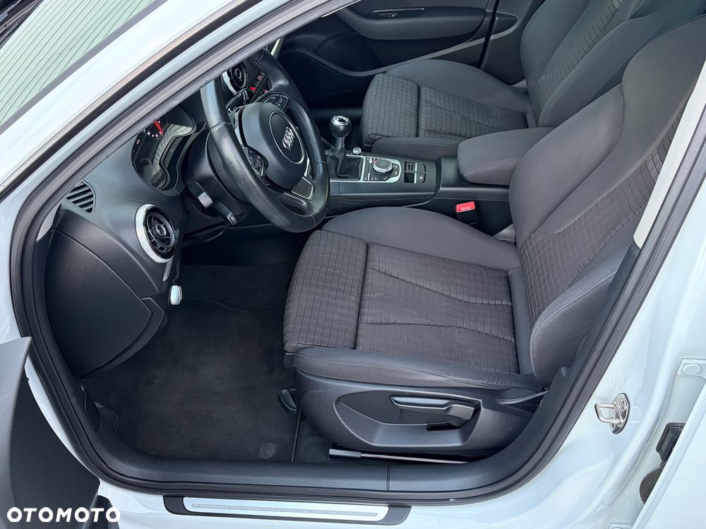 Audi A3 Sportback 1.4 TFSI Ambiente - 16