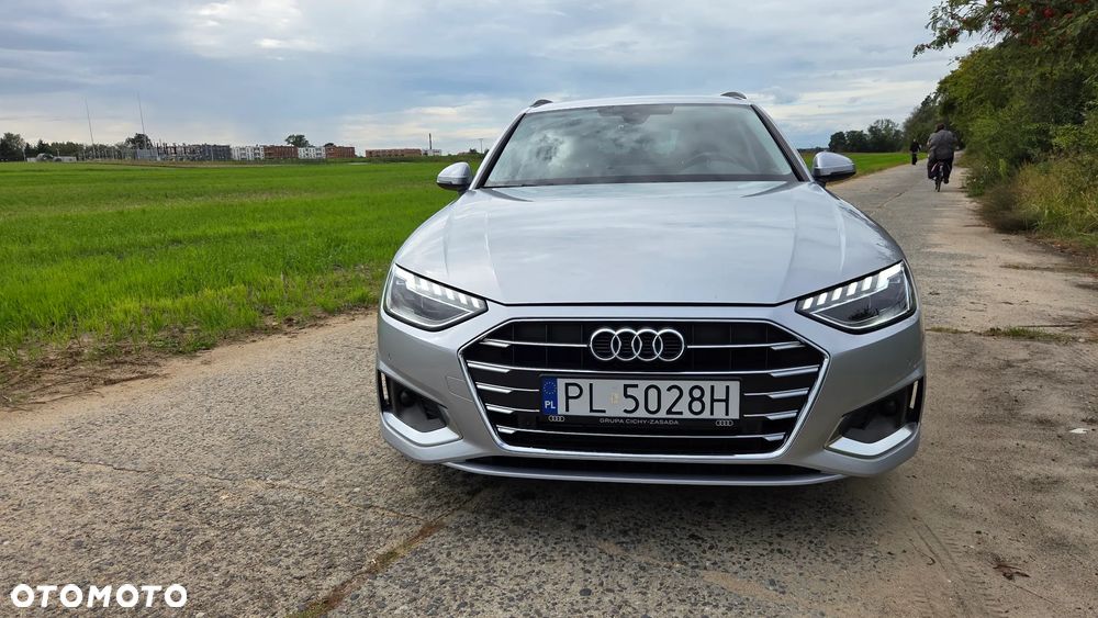 Audi A4 Avant 40 TFSI S tronic - 16