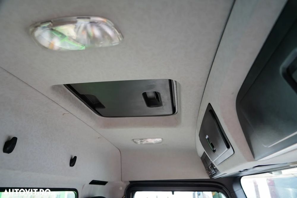 Mercedes-Benz OCS 3240 / 8x4 / LIVRARE - 7,2 M / + HIAB 211 HDS / RADIOCOMANDĂ / ROTATOARE / FURCĂ / PUNCT DE RIDICARE / EURO 6 - 31