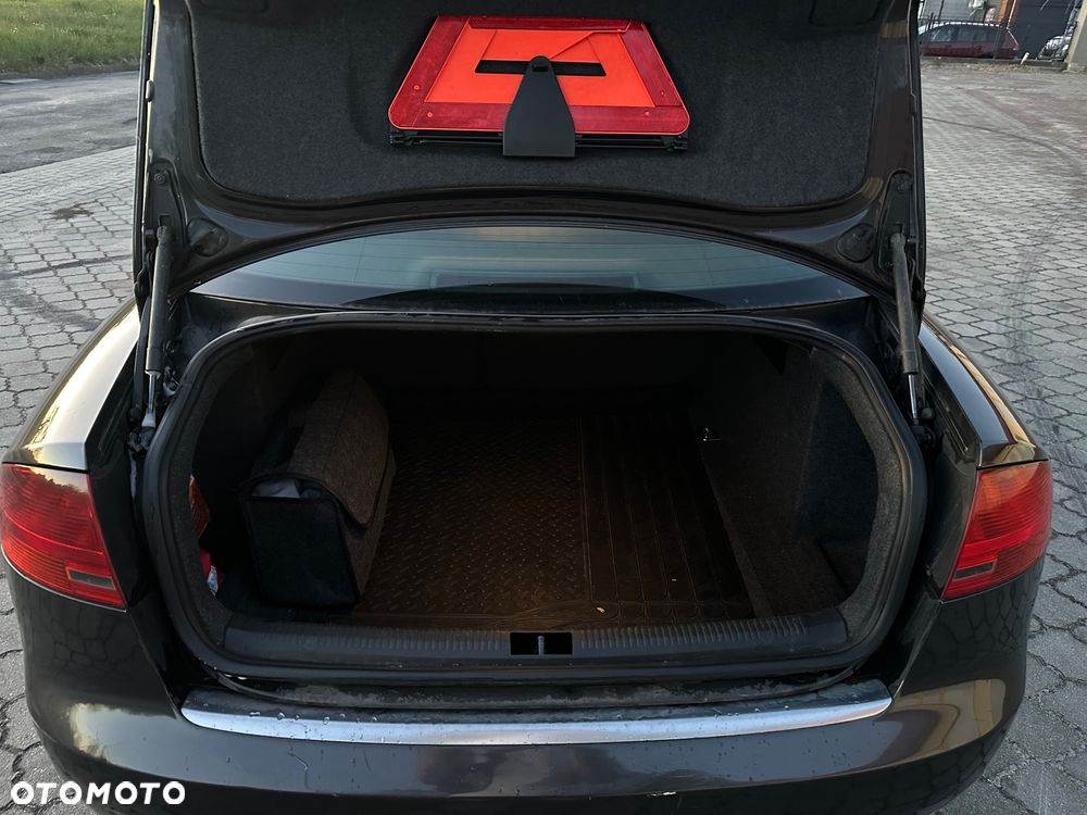 Audi A4 Limousine - 9