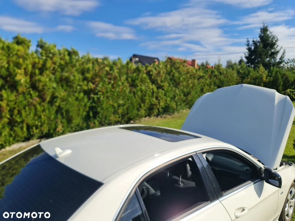 Mercedes-Benz E-Class 2011 photo 3