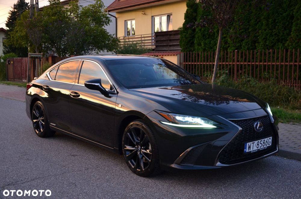 Lexus ES 300h F Sport - 2