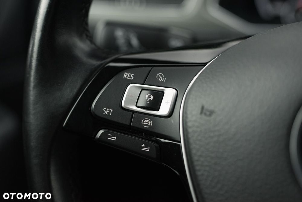 Volkswagen T-Roc - 23