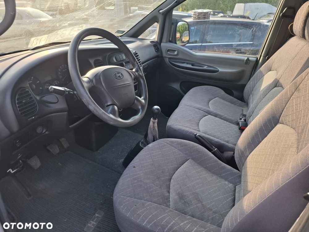 Hyundai H-1 - 5