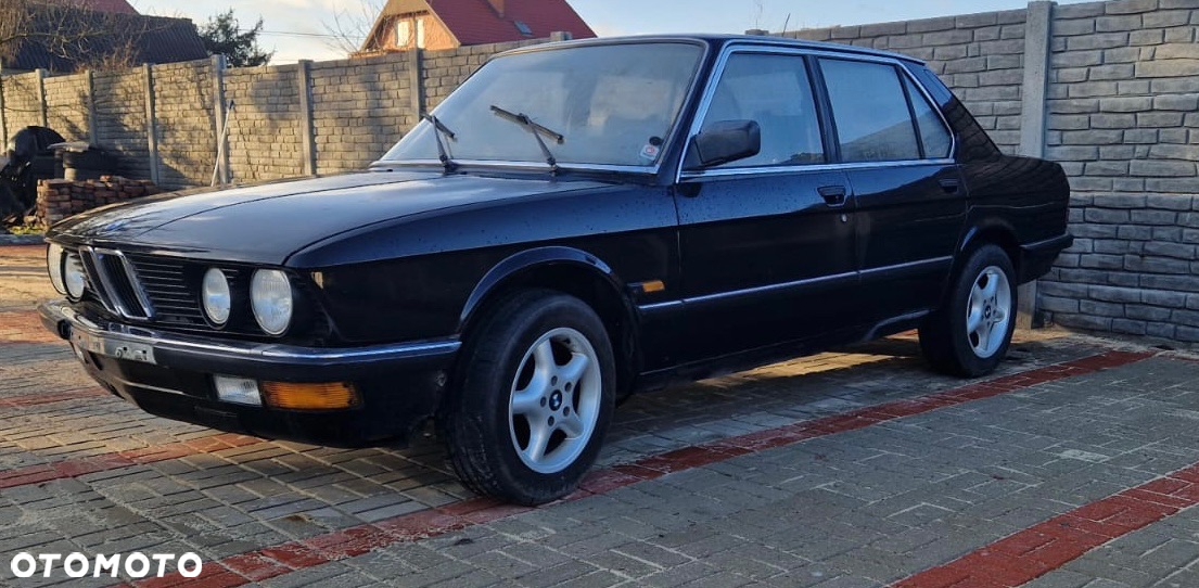 BMW Seria 5 518 i - 18