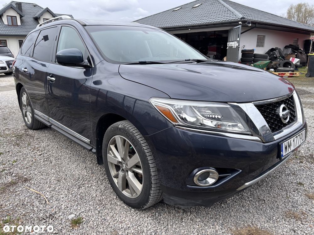 Nissan Pathfinder - 1