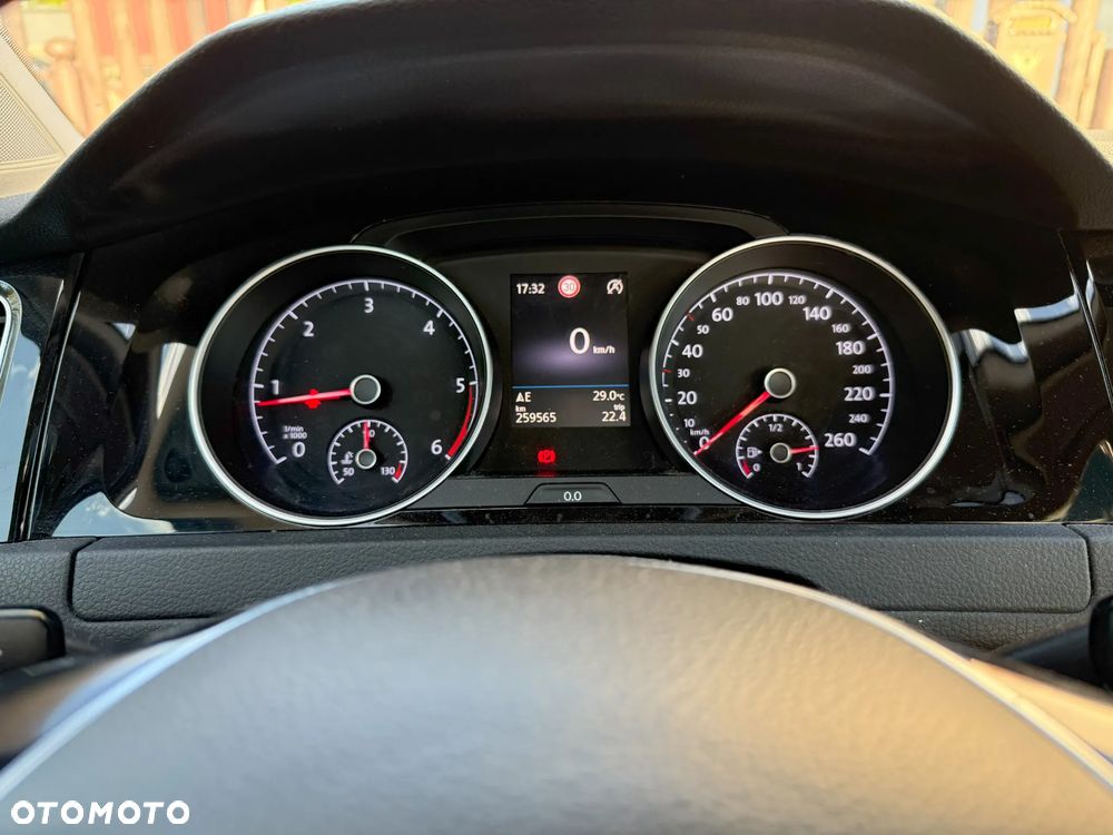Volkswagen Golf - 21