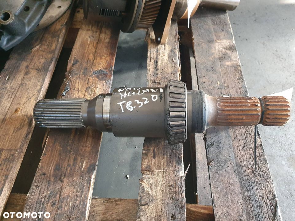 WAŁEK TRAKTOR NEW HOLLAND T8.320 - 1