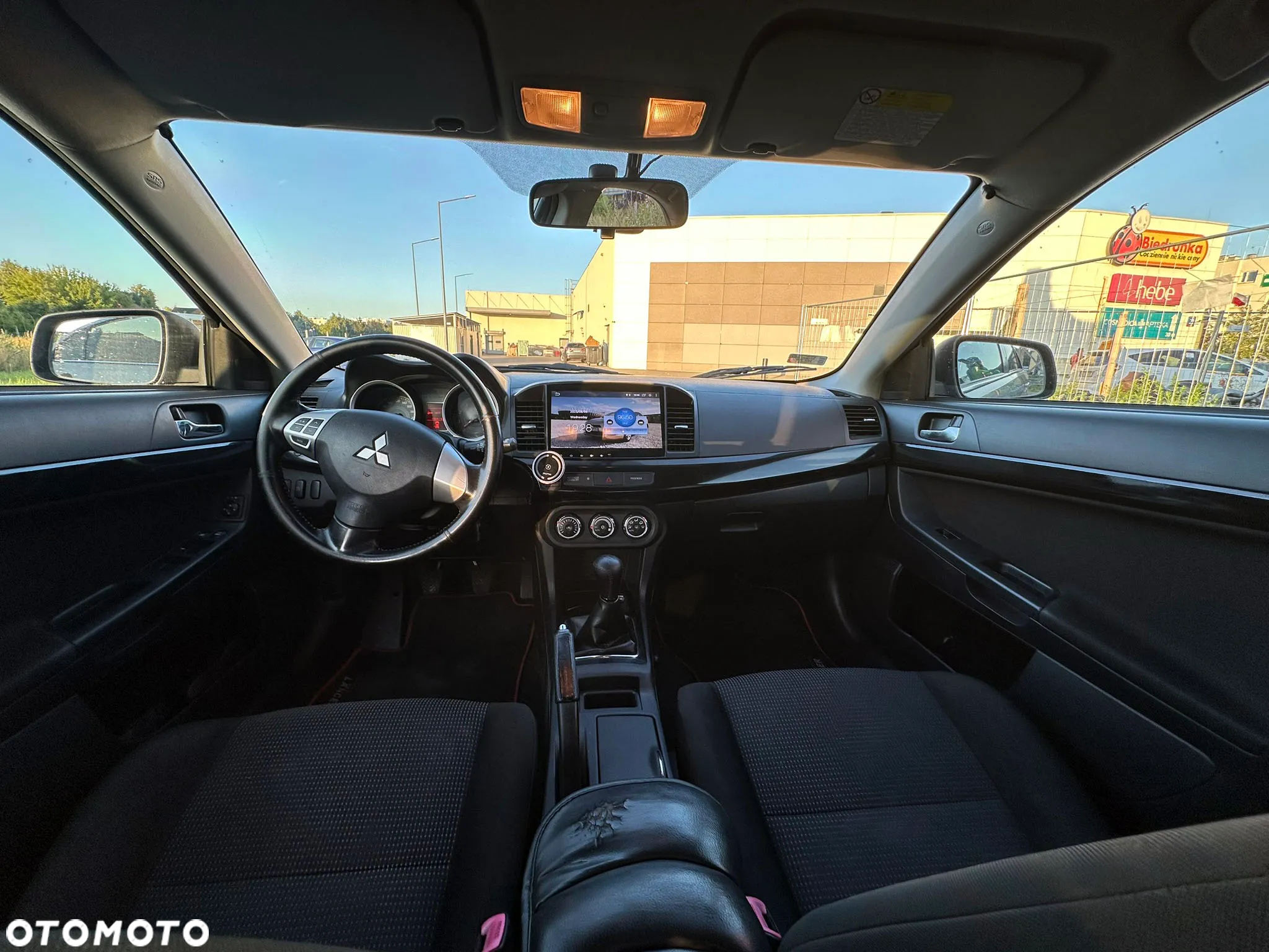 Mitsubishi Lancer 1.5 Invite - 8