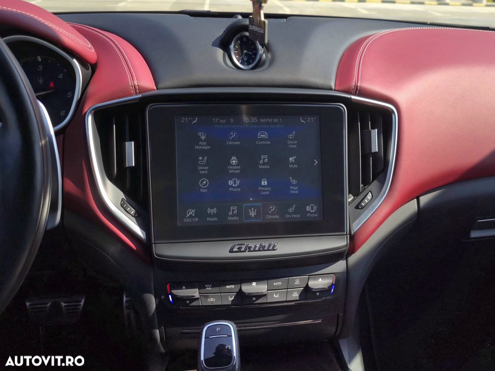 Maserati Ghibli GranLusso - 12