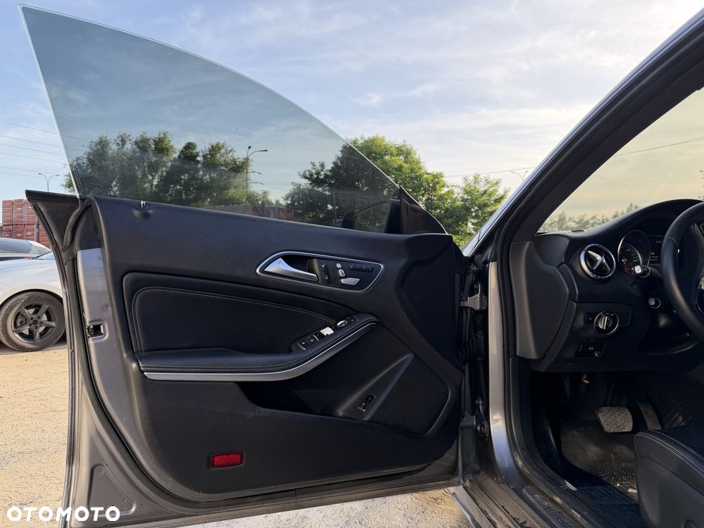 Mercedes-Benz CLA 250 7G-DCT AMG Line - 16