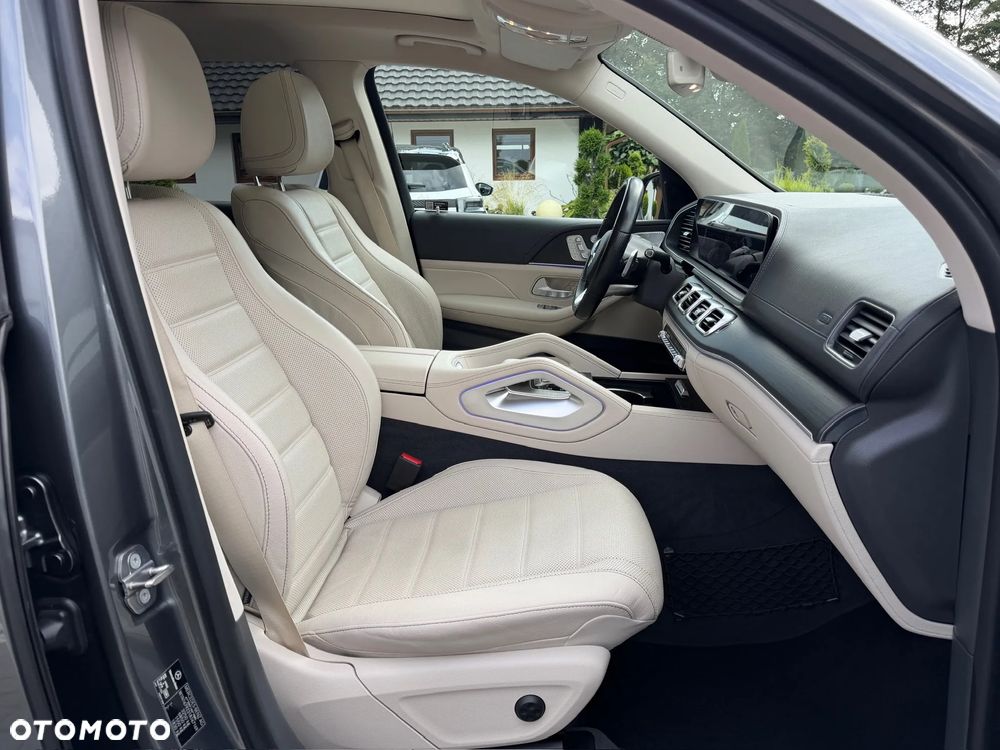 Mercedes-Benz GLS - 18